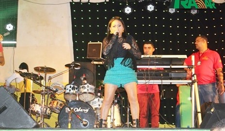 Raquel dos Teclados fala sobre vídeo polêmico gravado durante show em Água Branca – AL