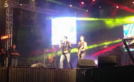 Mastruz com Leite e Banda Feras animaram a noite de sábado na Festa de Tacaratu (Fotos)