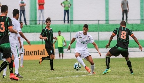 Jogador delmirense volta a brilhar e garante vitória do Murici contra o América de MG
