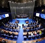 PEC da Vaquejada é aprovada; Em voto contra, senador cita Heloísa Helena