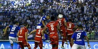 CSA leva virada do Vila Nova e perde chance de liderar a Série B