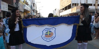Confira a cobertura do desfile em homenagem ao Dia das Crianças da Escola Cristo Rei em Delmiro Gouveia