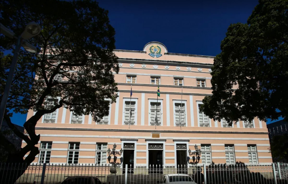 Parlamentares qualificam guerra judicial contra eleições como golpe no Estado