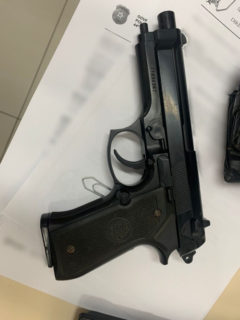 Polícia Civil cumpre mandado de busca e apreensão no Sertão e apreende simulacro de arma de fogo