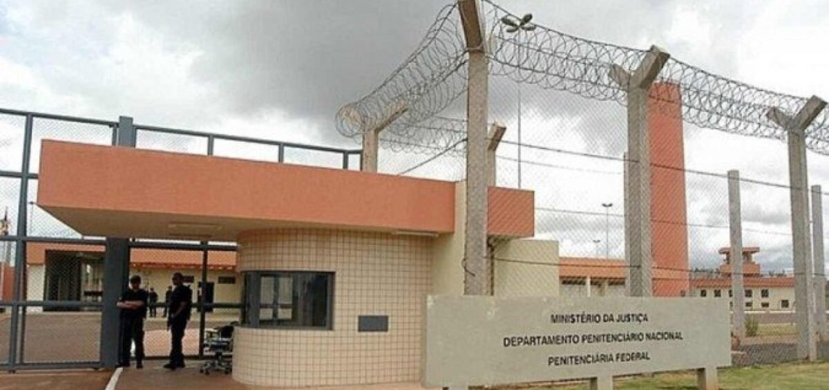 Fugitivos de Mossoró invadem galpão de fazenda, e polícia faz cerco