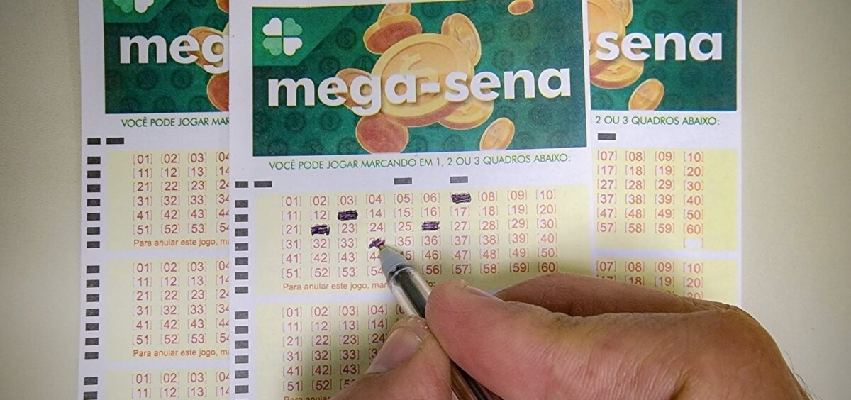 Após sorteio do sábado, prêmio da Mega-Sena acumula e vai a R$ 75 milhões