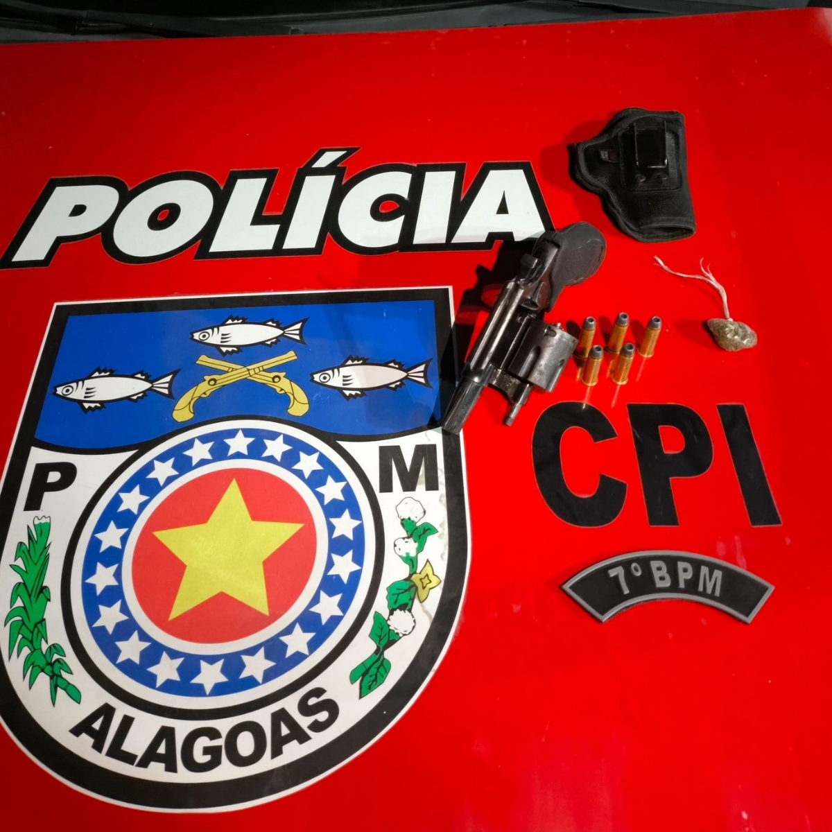 Polícia Militar registra ocorrência de porte ilegal de arma de fogo em Olho d’Água das Flores