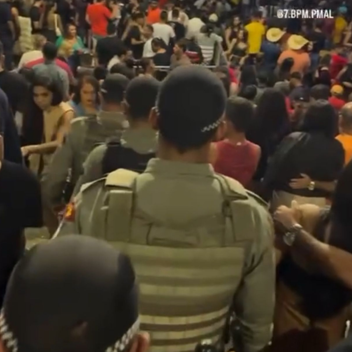 Polícia Militar detém homem com arma branca na Festa da Juventude em Santana do Ipanema