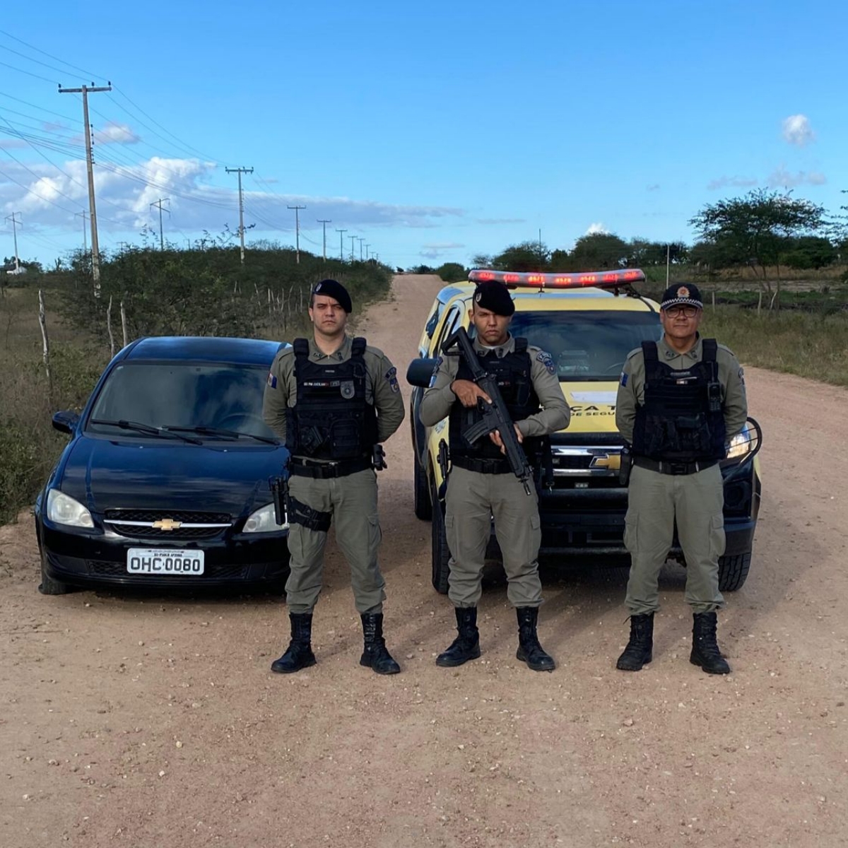 Veículo roubado é recuperado pela Polícia Militar em Delmiro Gouveia