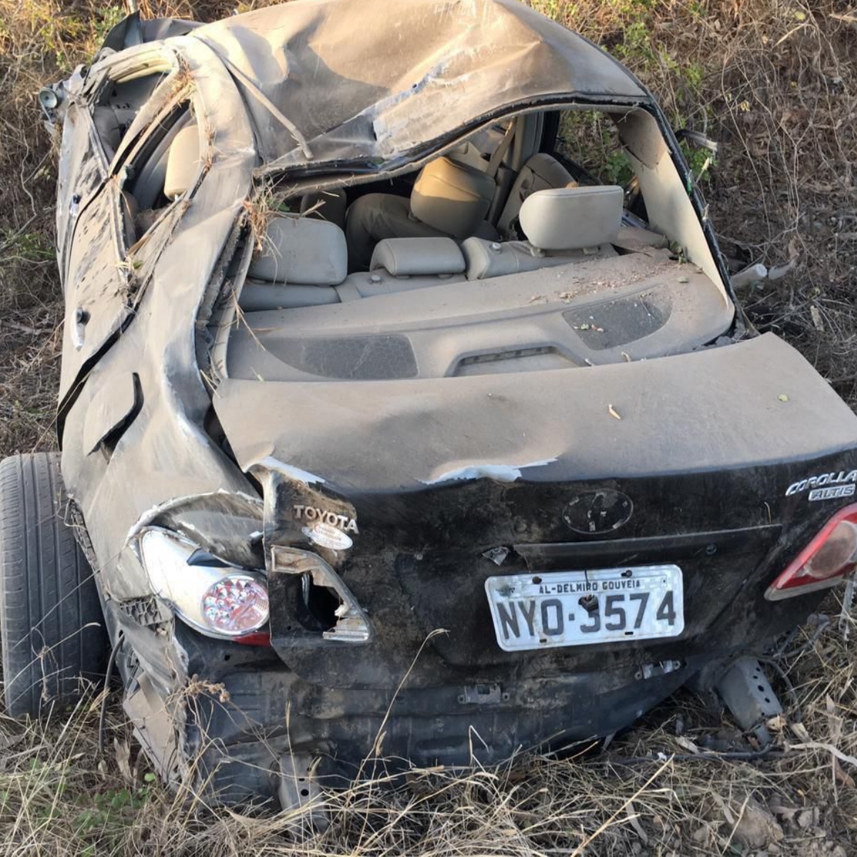 Homem que retornava de festividade em Olho d’Água do Casado capota carro na AL-220