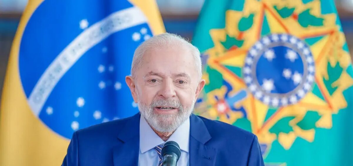 Lula tem acidente em casa e cancela viagem para Rússia